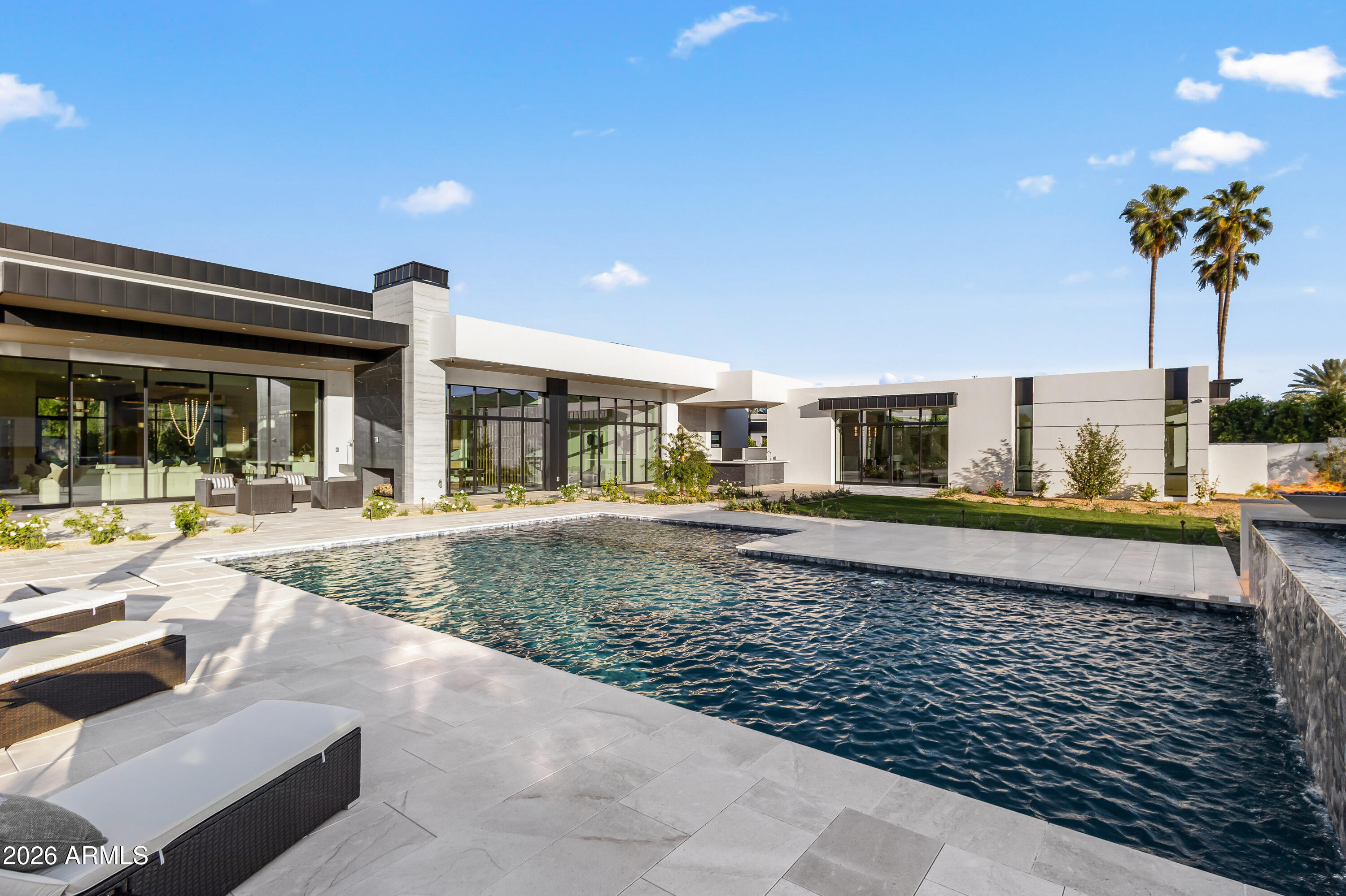 CAMELBACK COUNTRY CLUB ESTATES - Residential