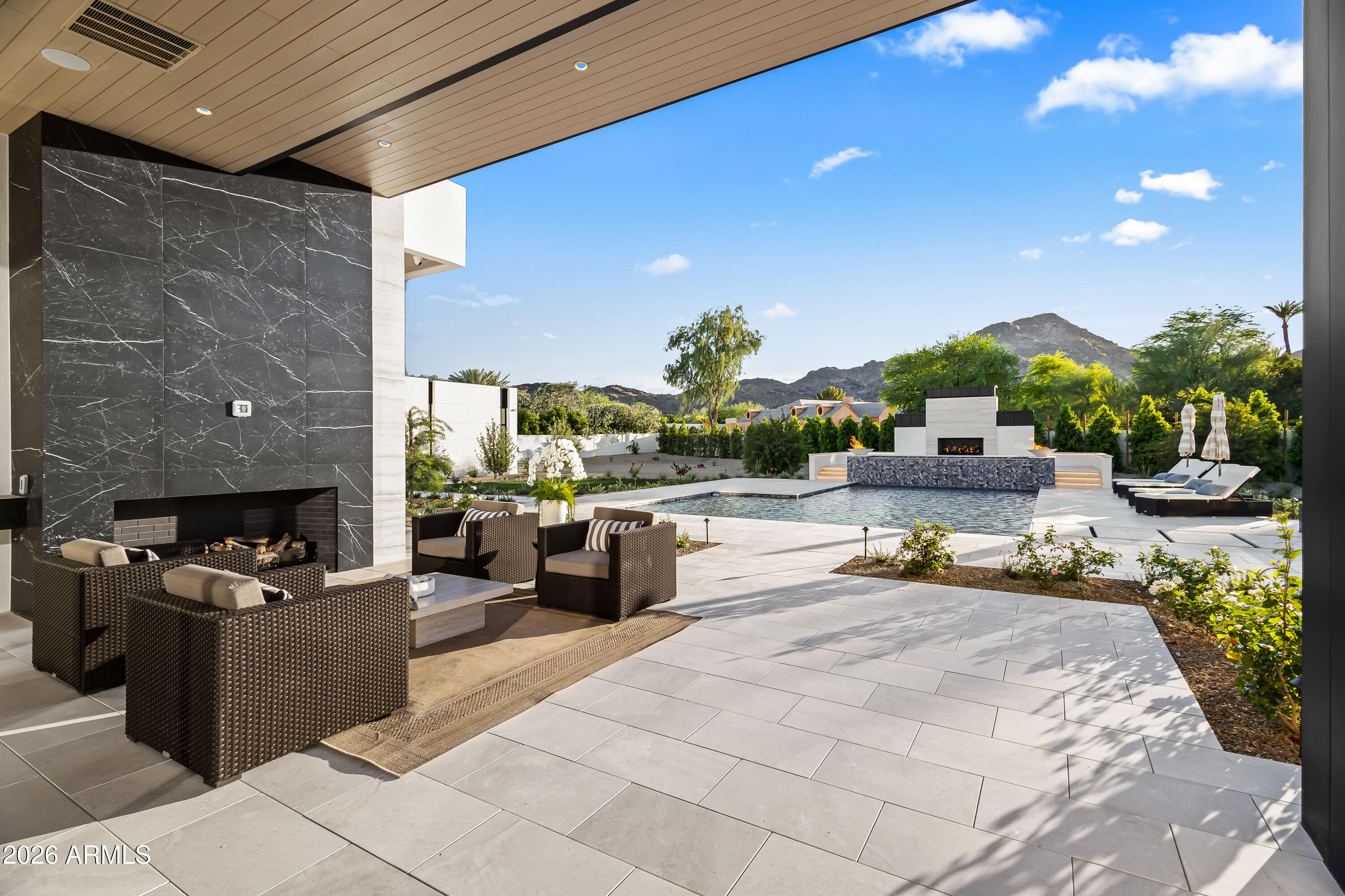 CAMELBACK COUNTRY CLUB ESTATES - Residential