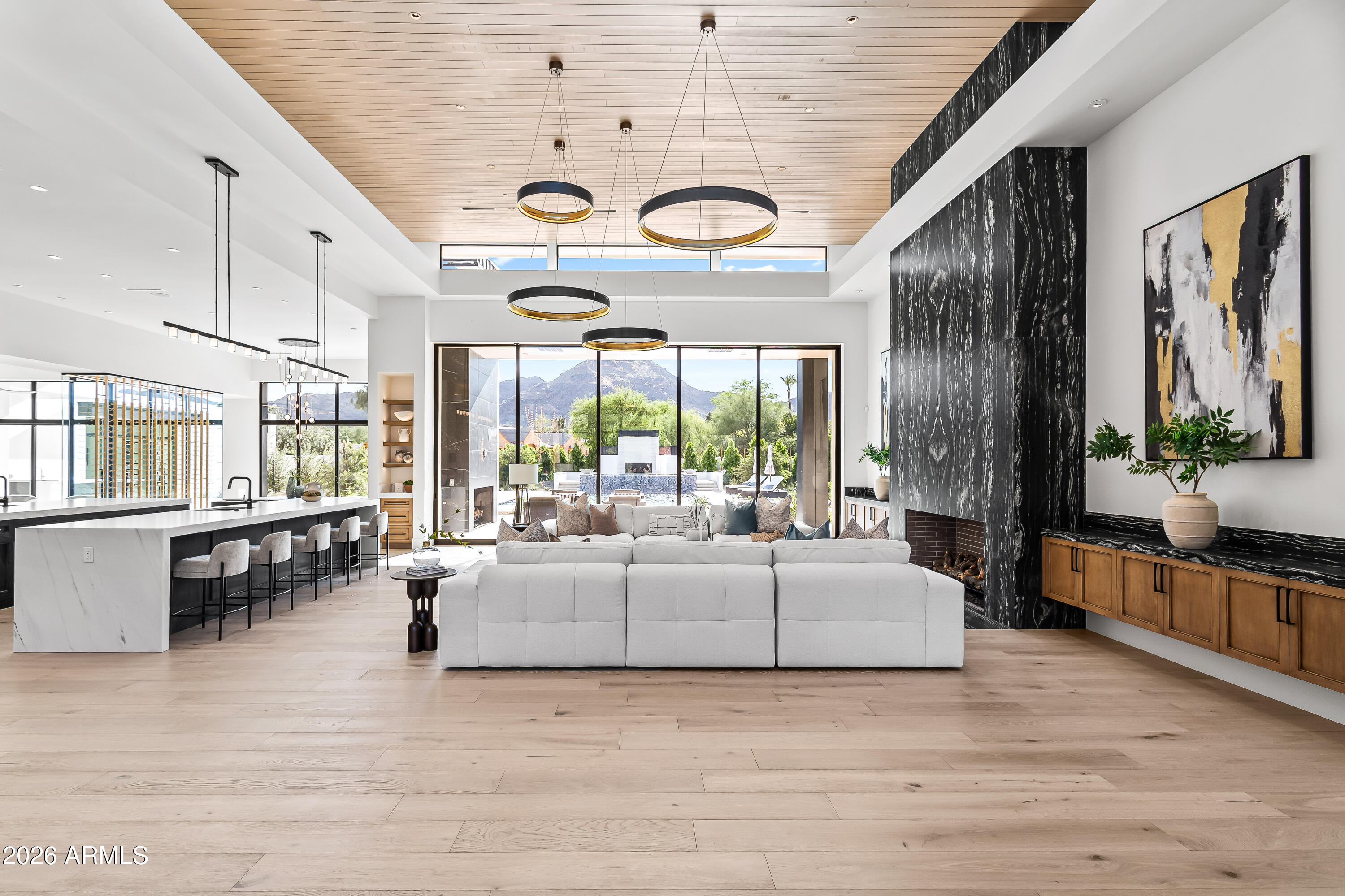 CAMELBACK COUNTRY CLUB ESTATES - Residential