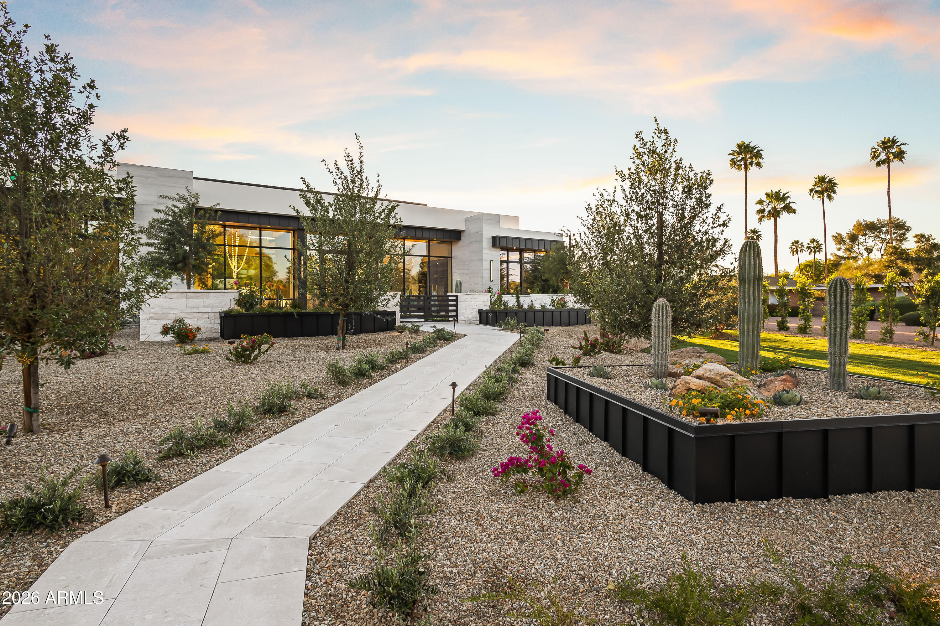 CAMELBACK COUNTRY CLUB ESTATES - Residential