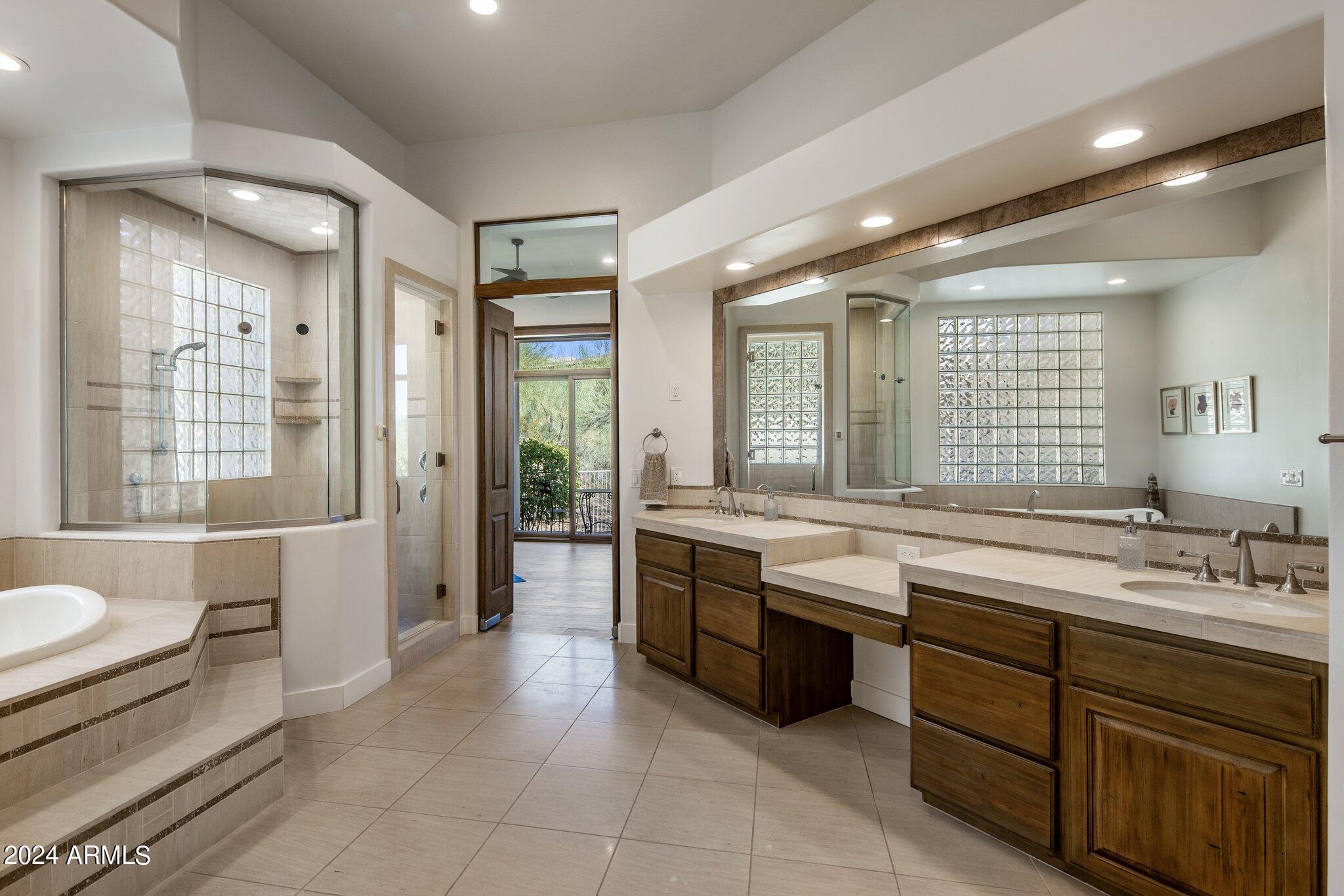 PARADISE MANSION ESTATES - Residential