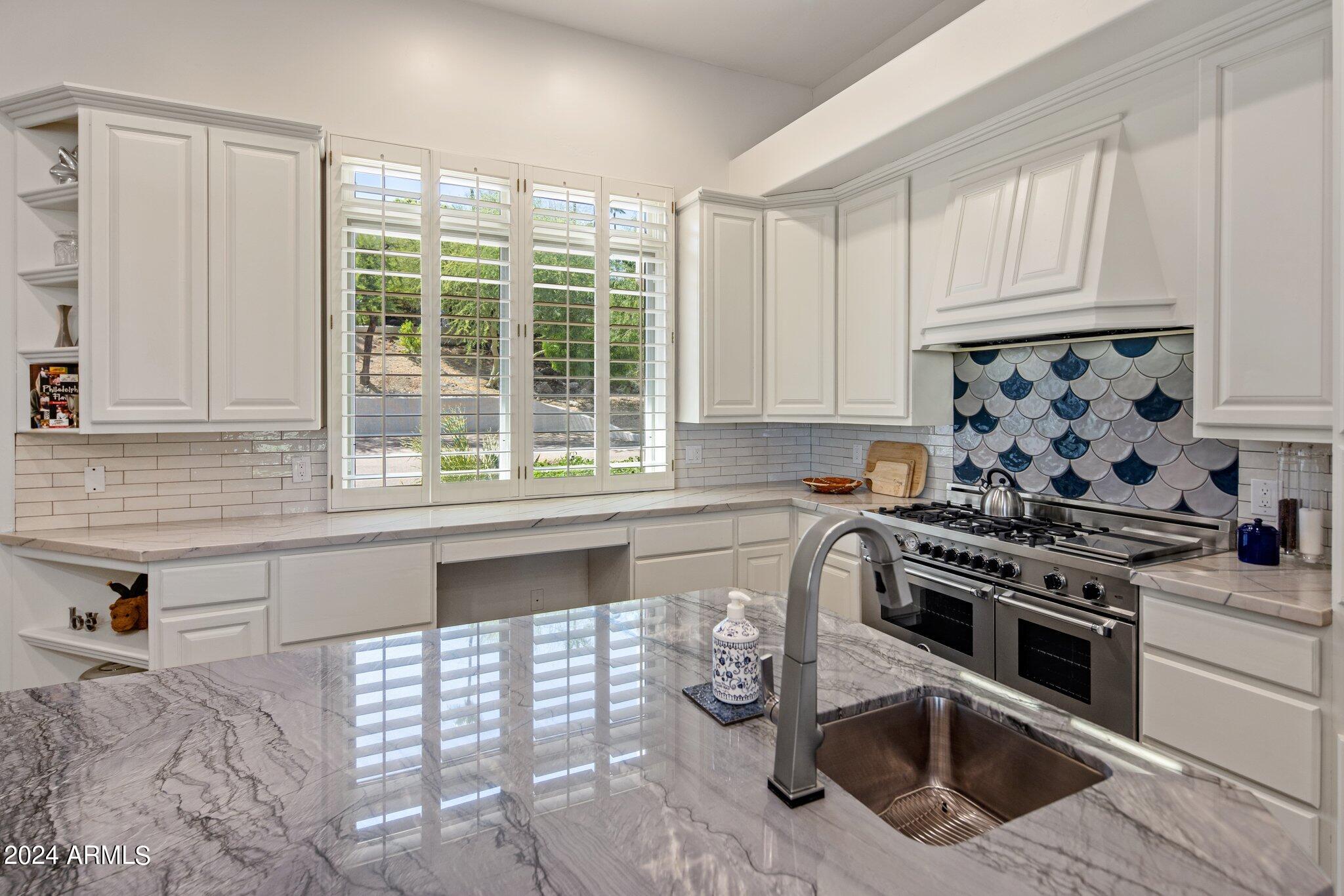 PARADISE MANSION ESTATES - Residential