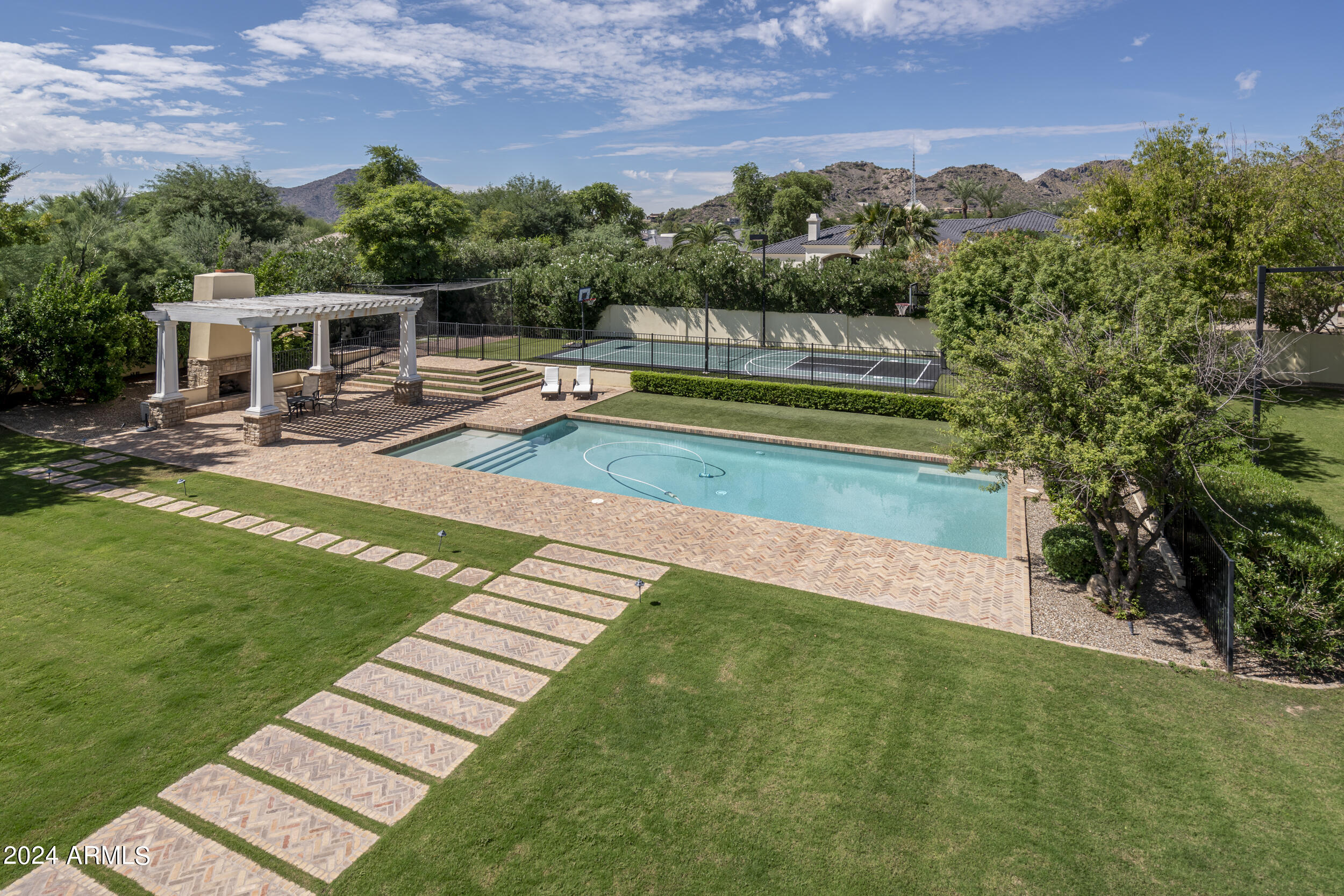 Hummingbird Place - Residential