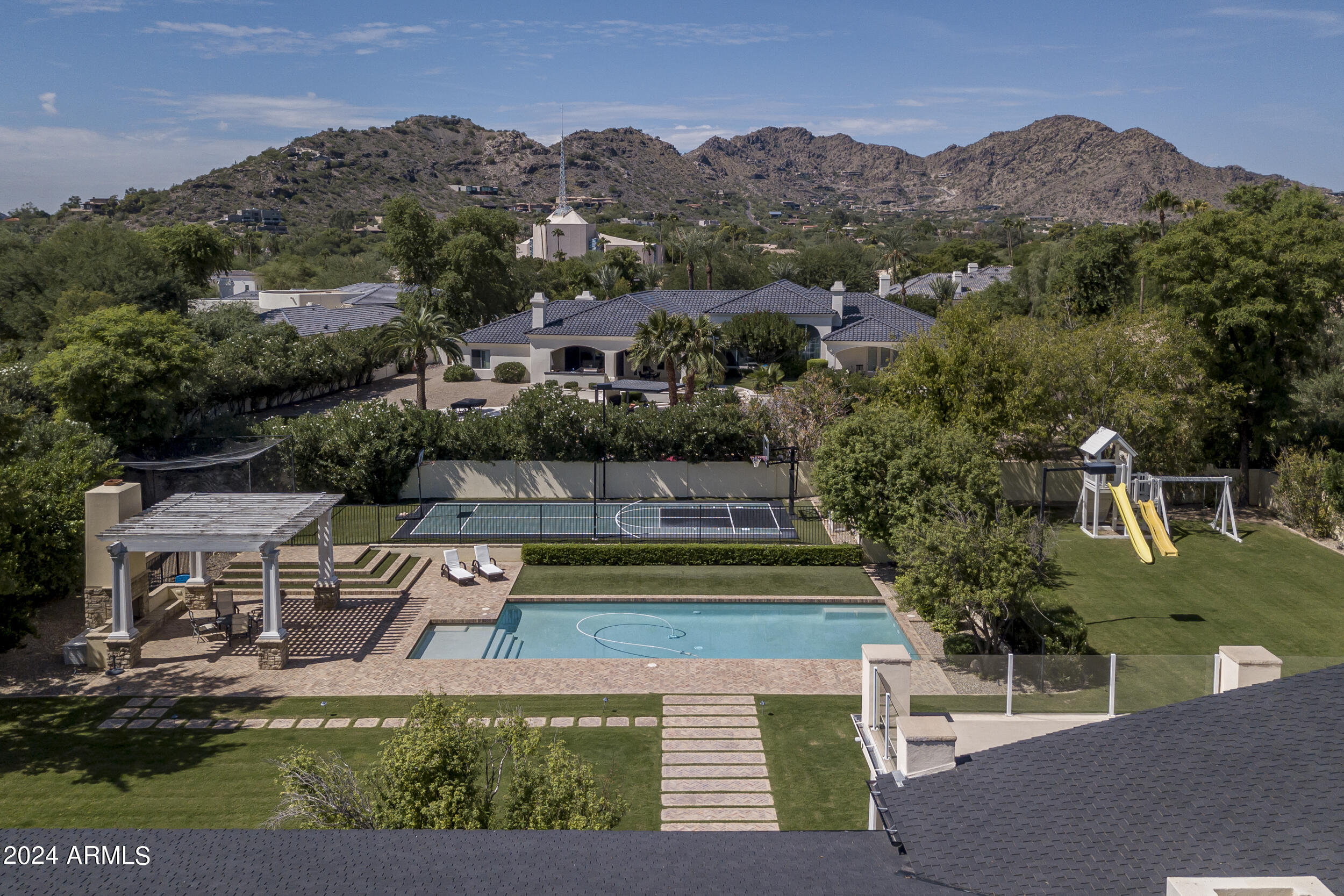 Hummingbird Place - Residential