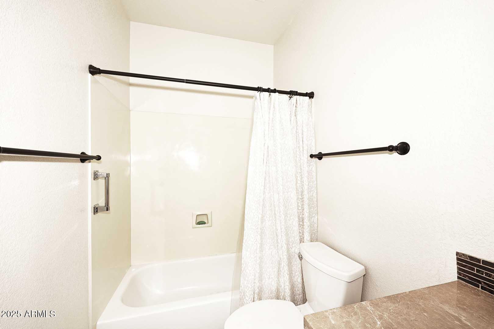 KINGSTREE VILLAGE CONDOMINIUMS AMD - Residential