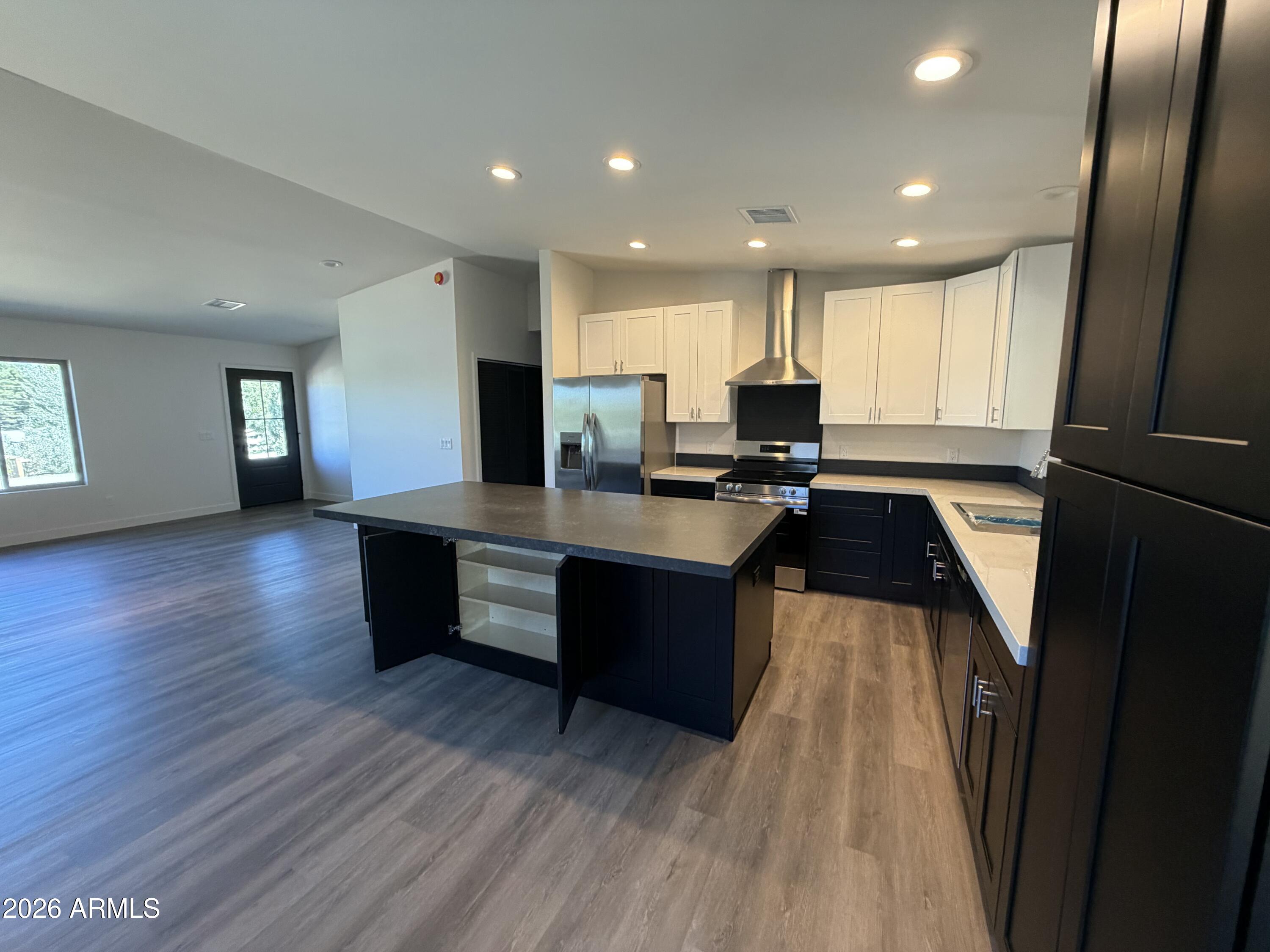 SPORTSMANS RETREAT - Residential