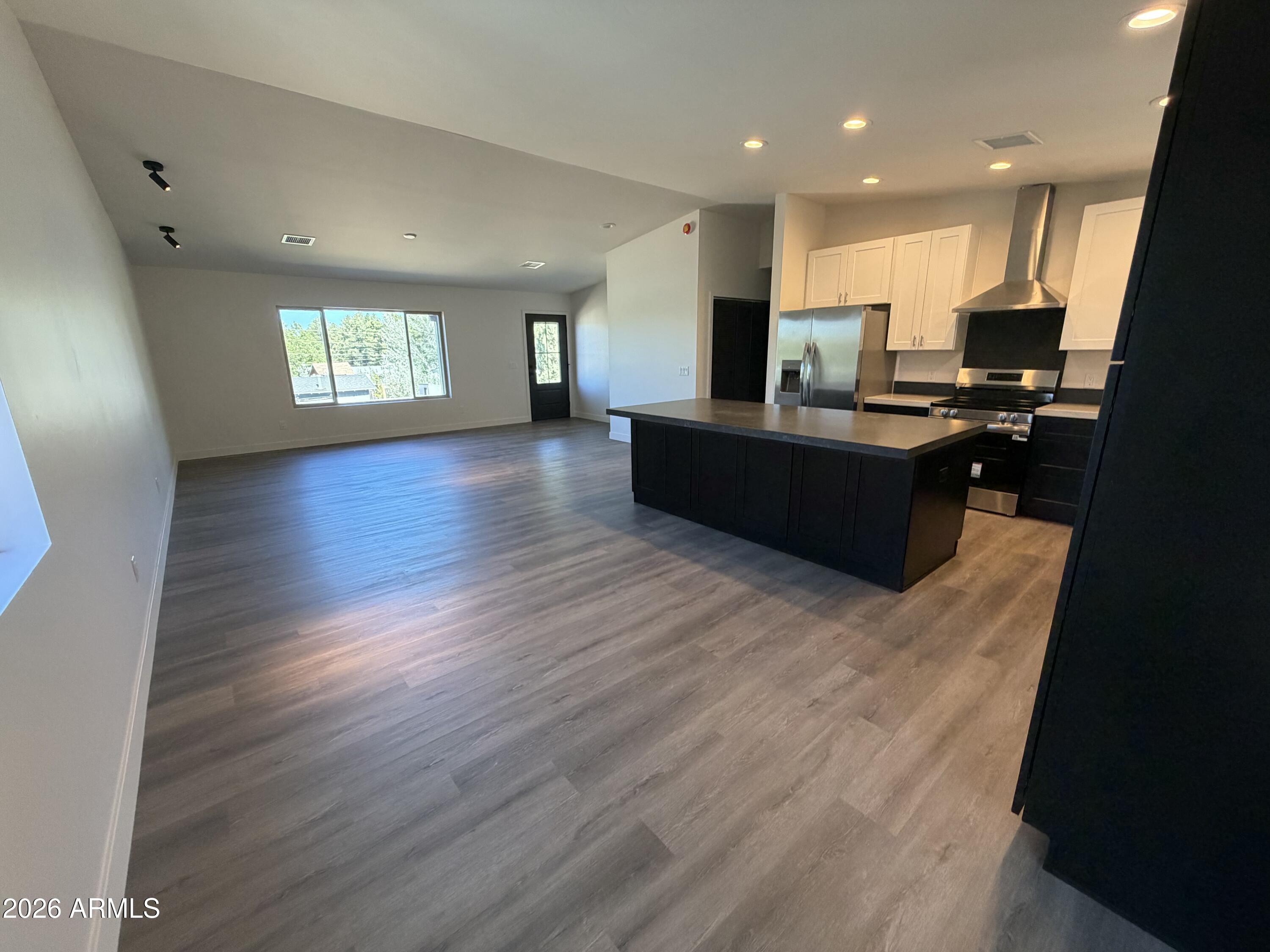 SPORTSMANS RETREAT - Residential