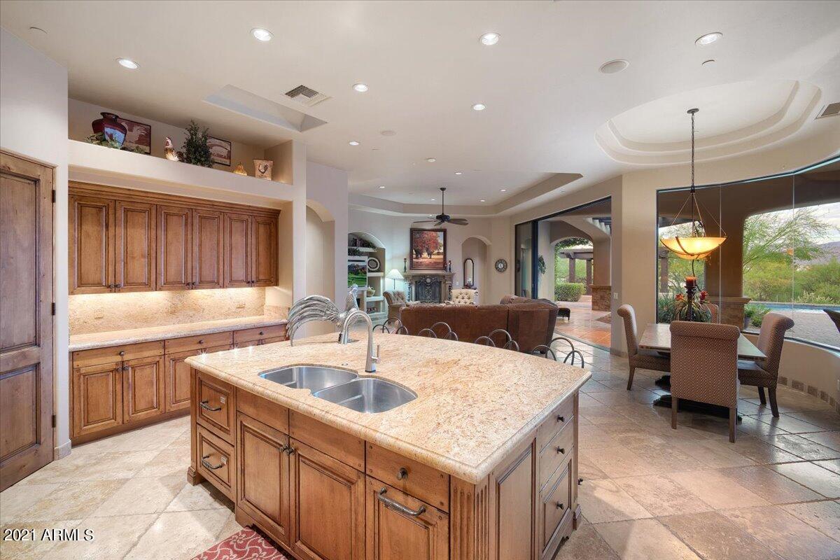 CAREFREE - Residential