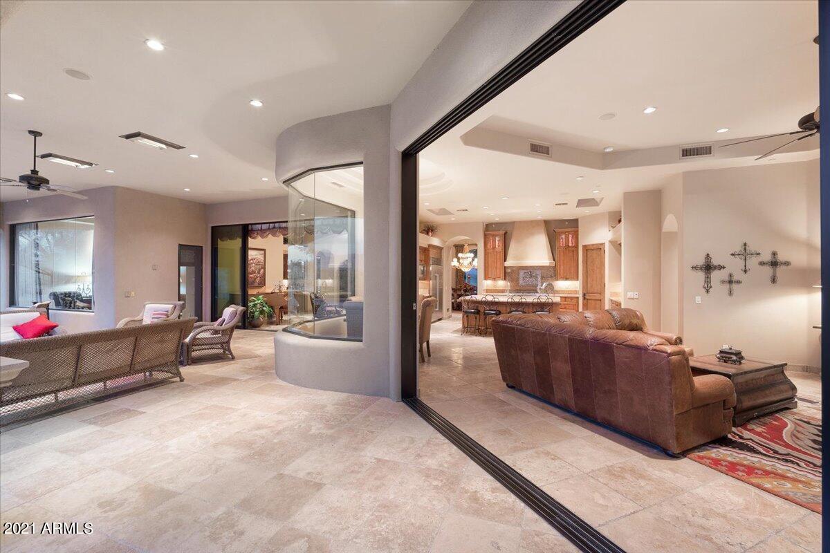 CAREFREE - Residential