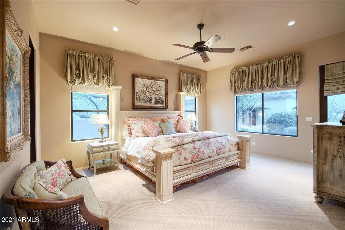 CAREFREE - Residential