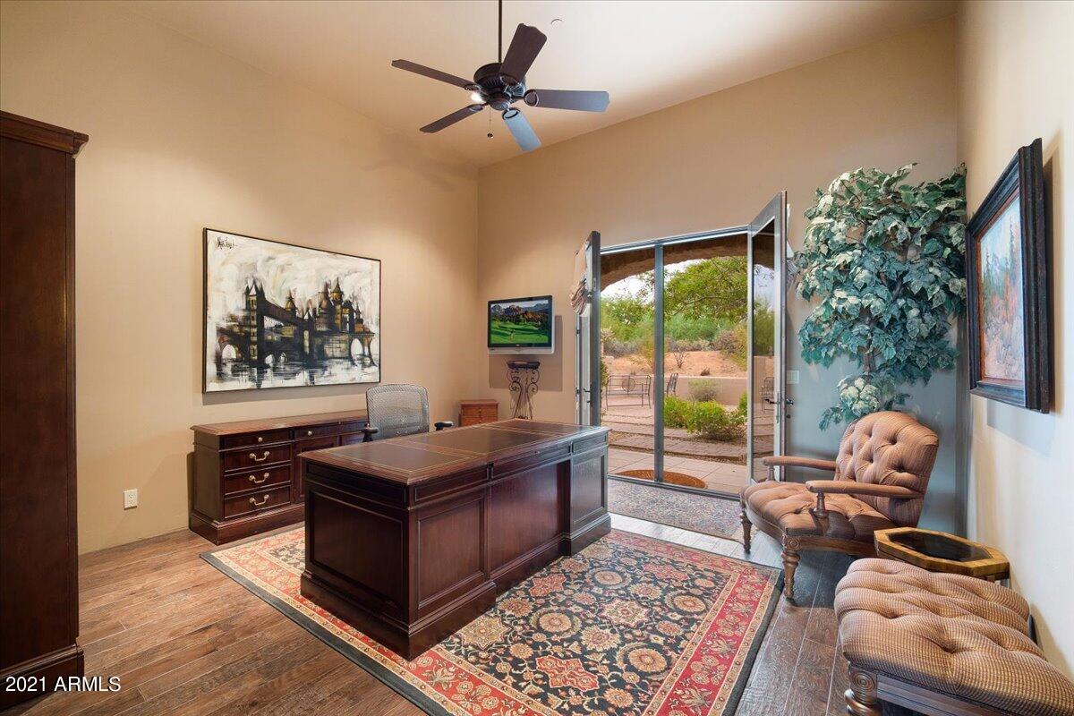 CAREFREE - Residential