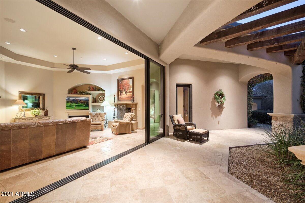 CAREFREE - Residential