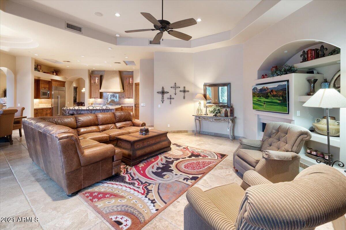 CAREFREE - Residential