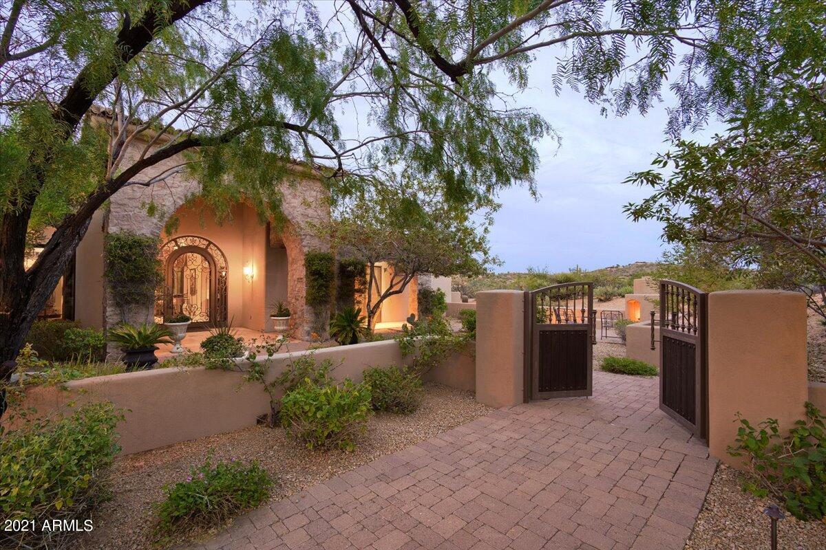 CAREFREE - Residential