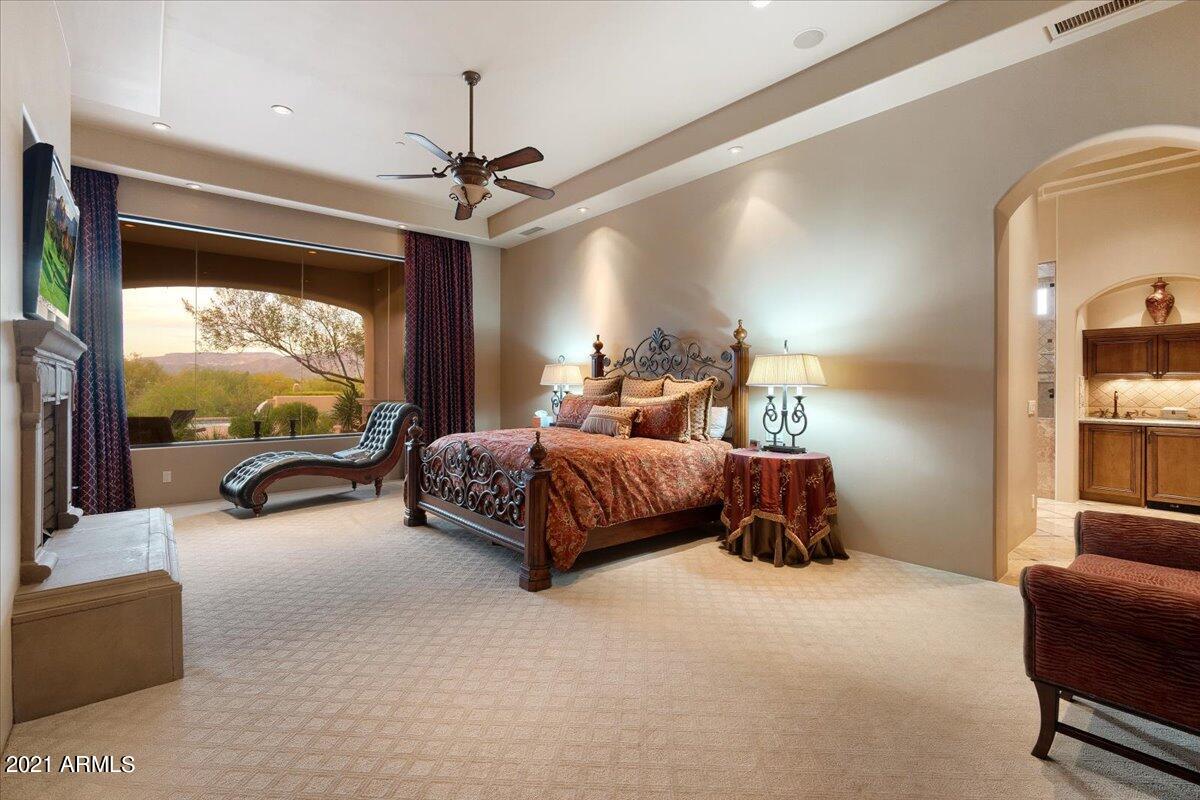 CAREFREE - Residential