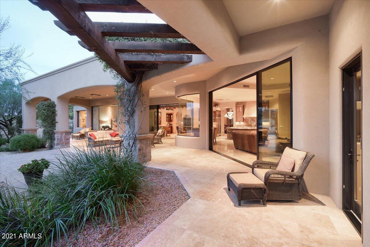 CAREFREE - Residential