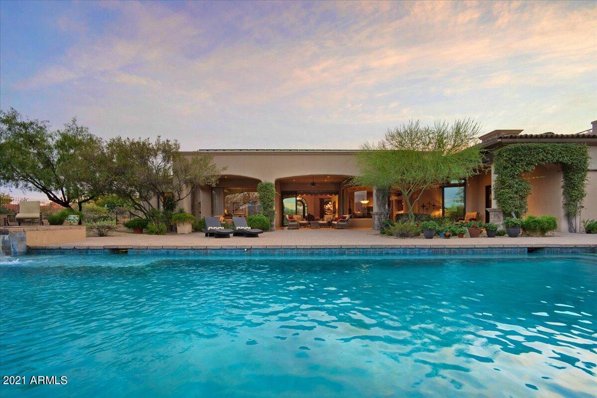 CAREFREE - Residential