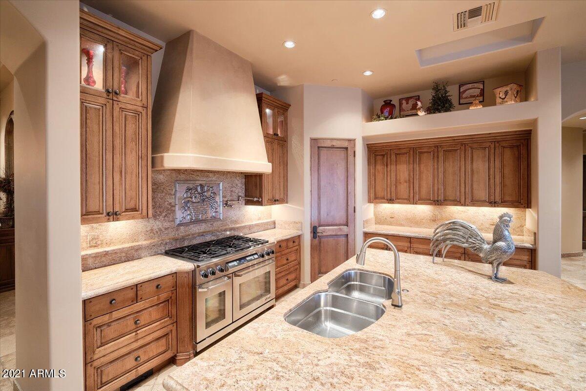 CAREFREE - Residential