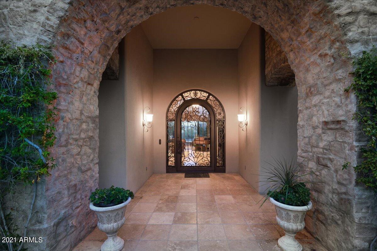 CAREFREE - Residential