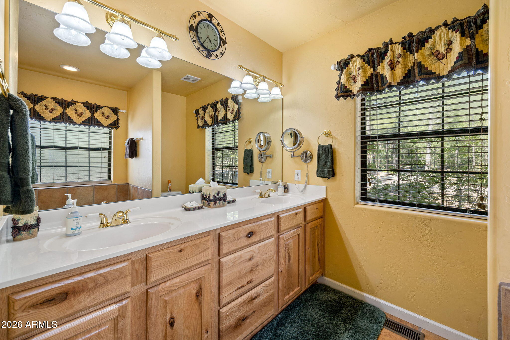 WOODLAND HILLS - Residential