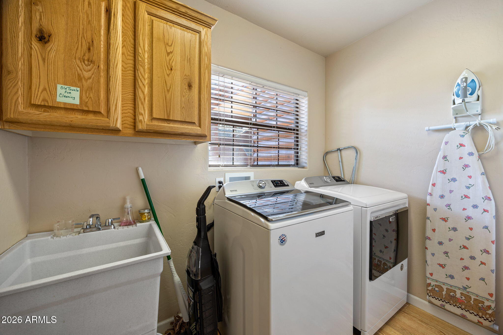 WOODLAND HILLS - Residential