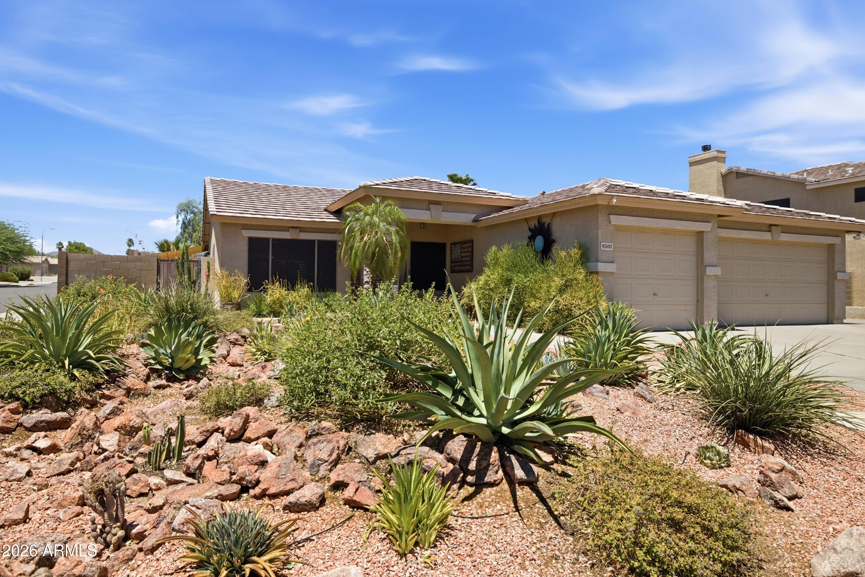 CRYSTAL MANOR - Residential