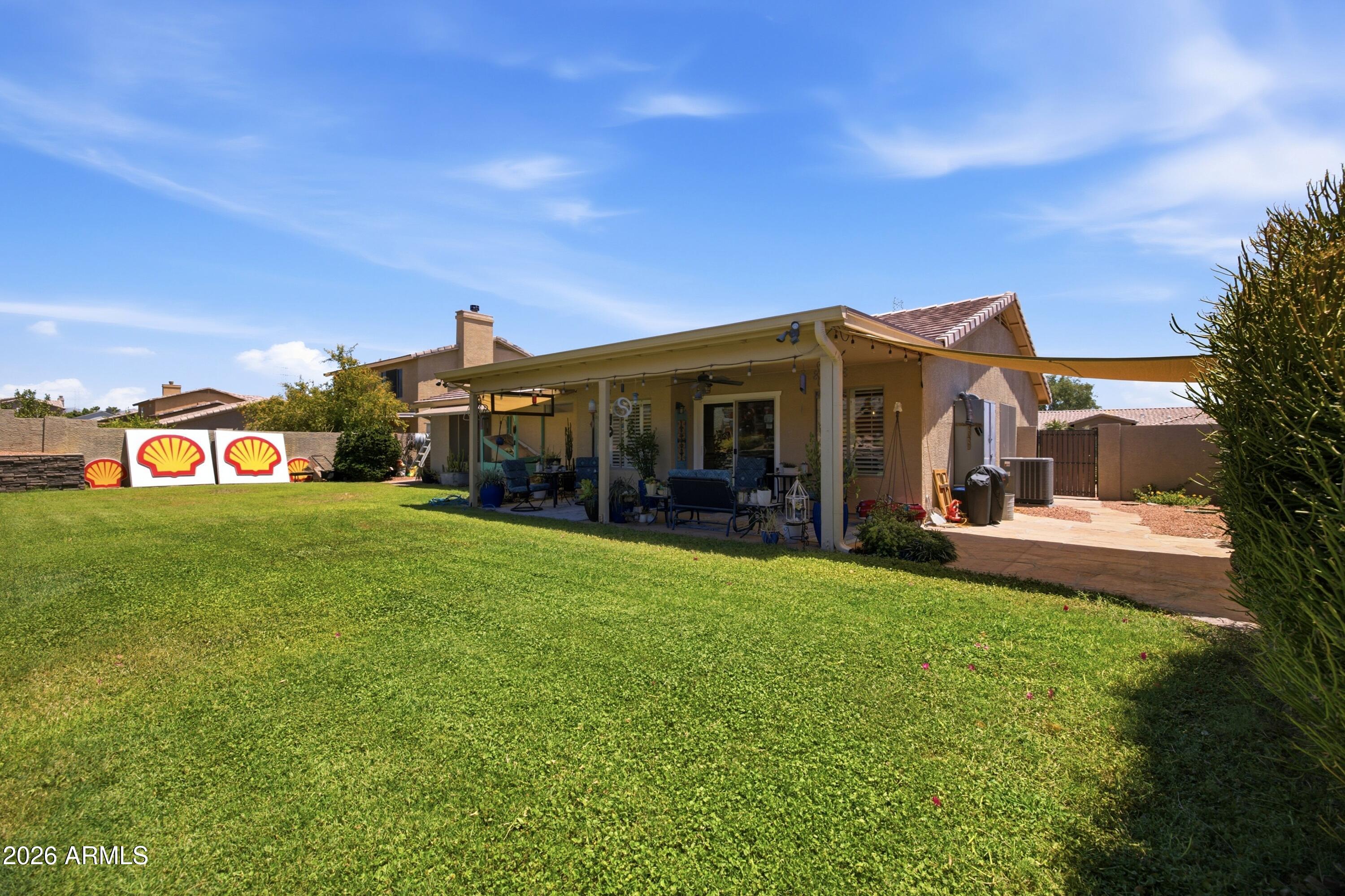 CRYSTAL MANOR - Residential