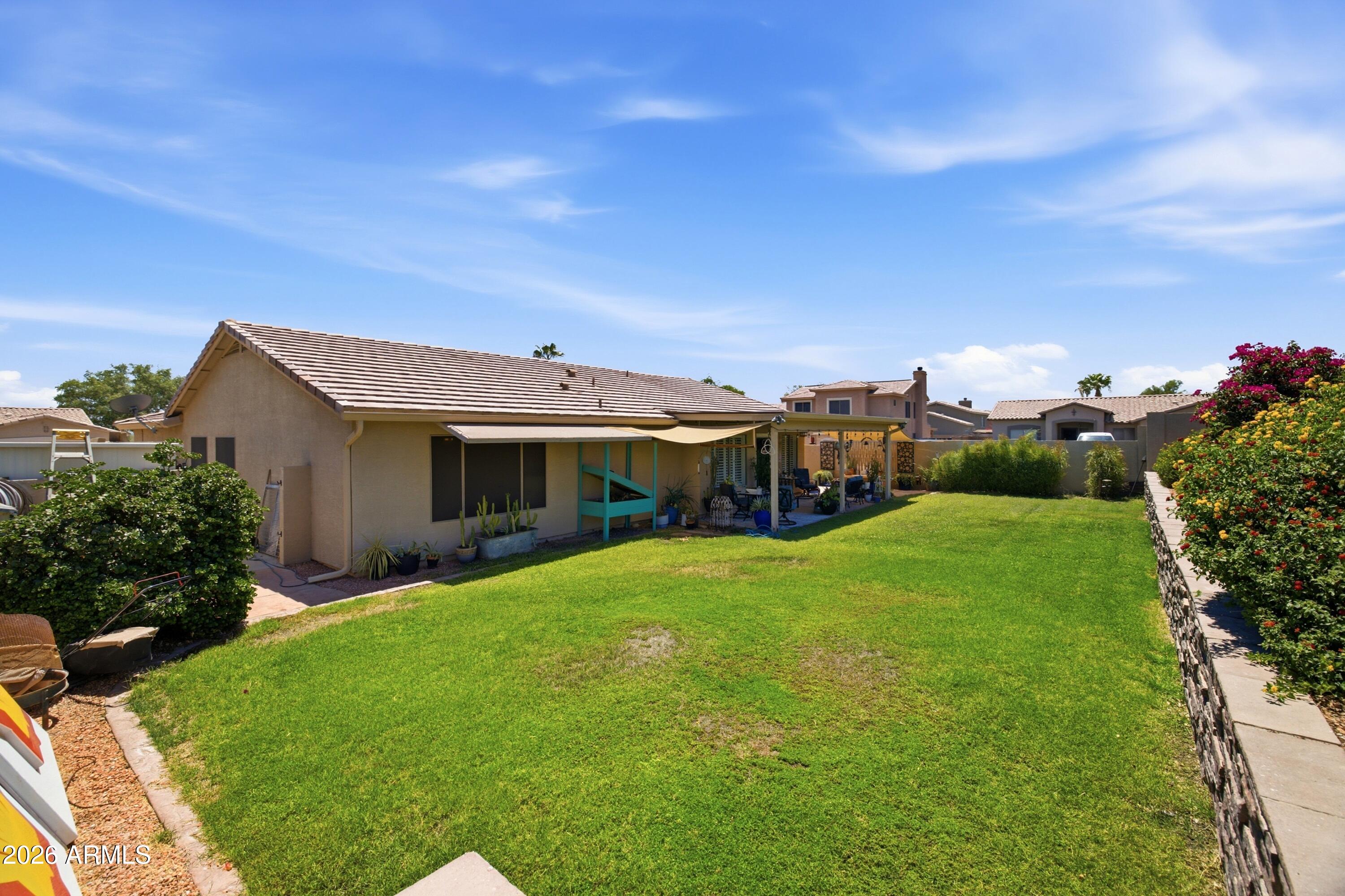 CRYSTAL MANOR - Residential