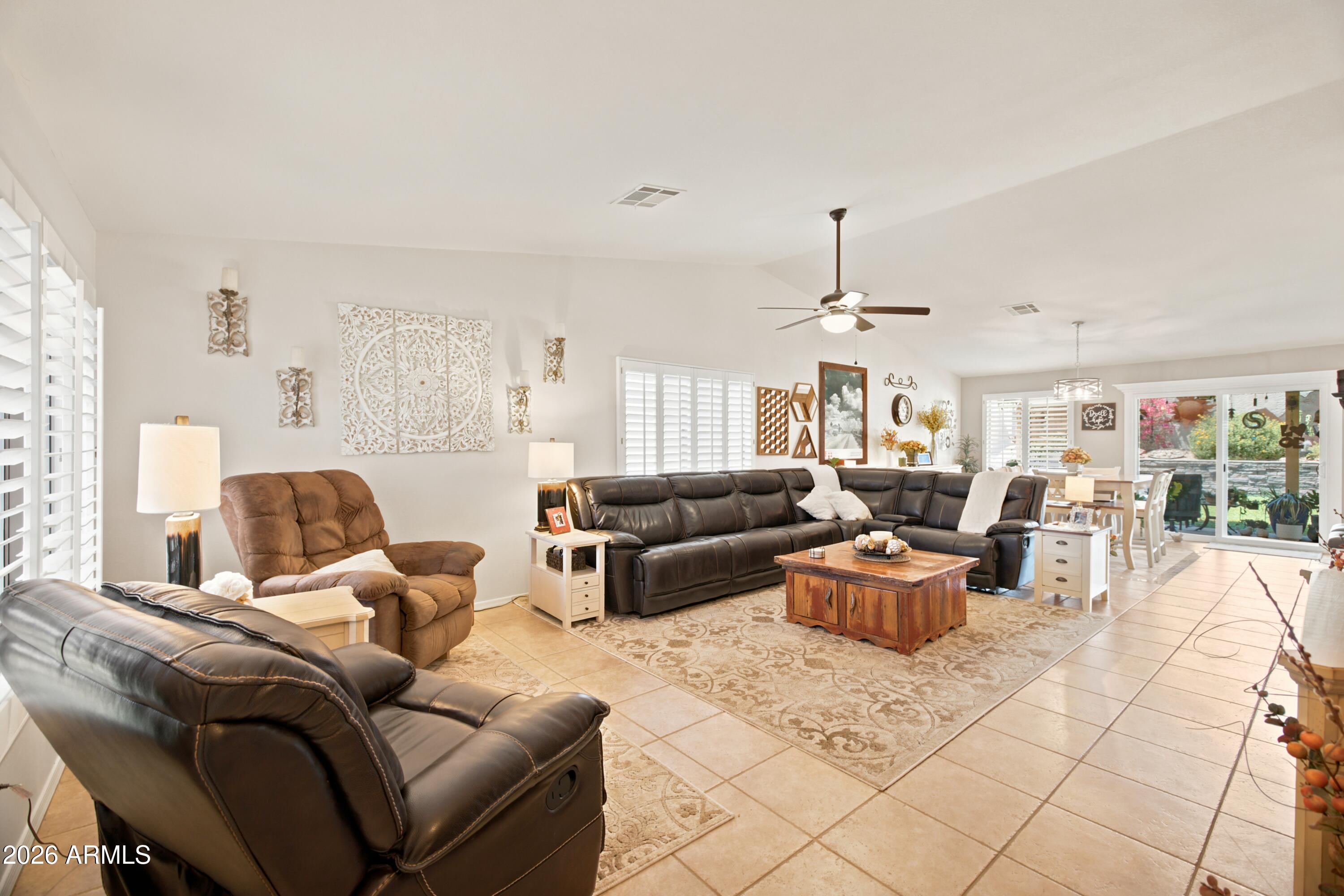 CRYSTAL MANOR - Residential