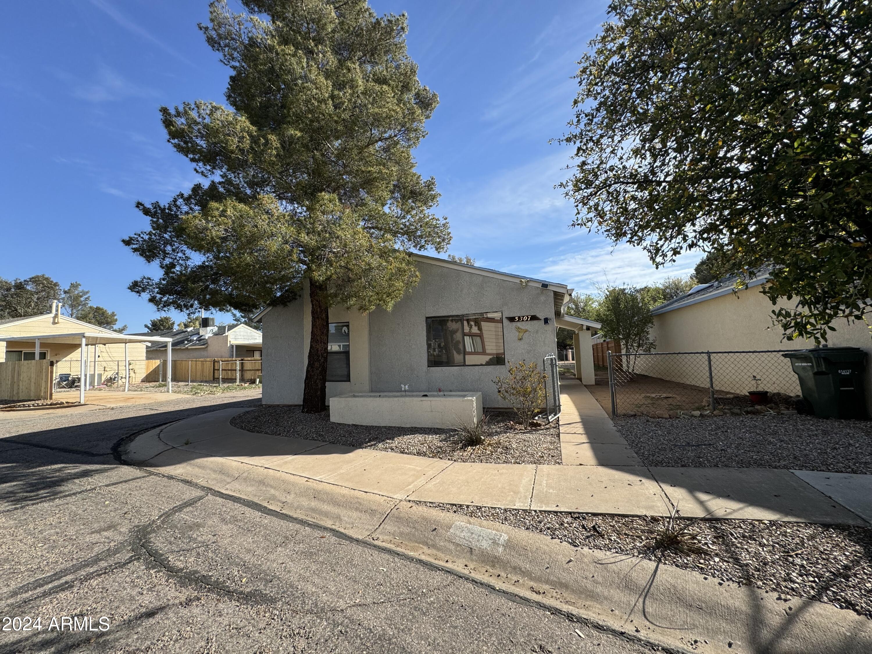 This 4BR/2BA/1CP, 1352 sq.ft. home is centrally located in Sierra Vista, AZ minutes from Ft. Huachuca, shopping & PDS Elementary. The split floor plan includes a separate laundry room and a great room. The community swimming pool and spa are just steps from the home.