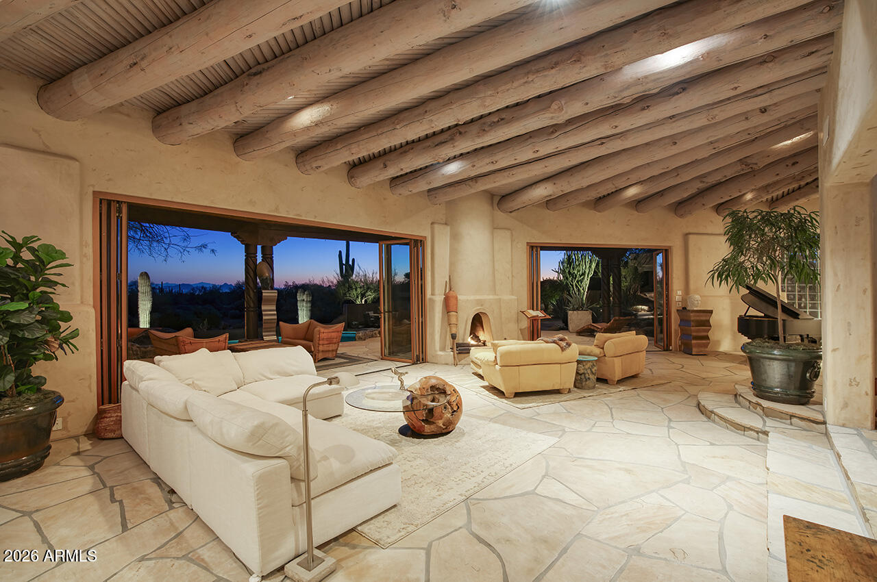 PINNACLE PEAK HEIGHTS - Residential