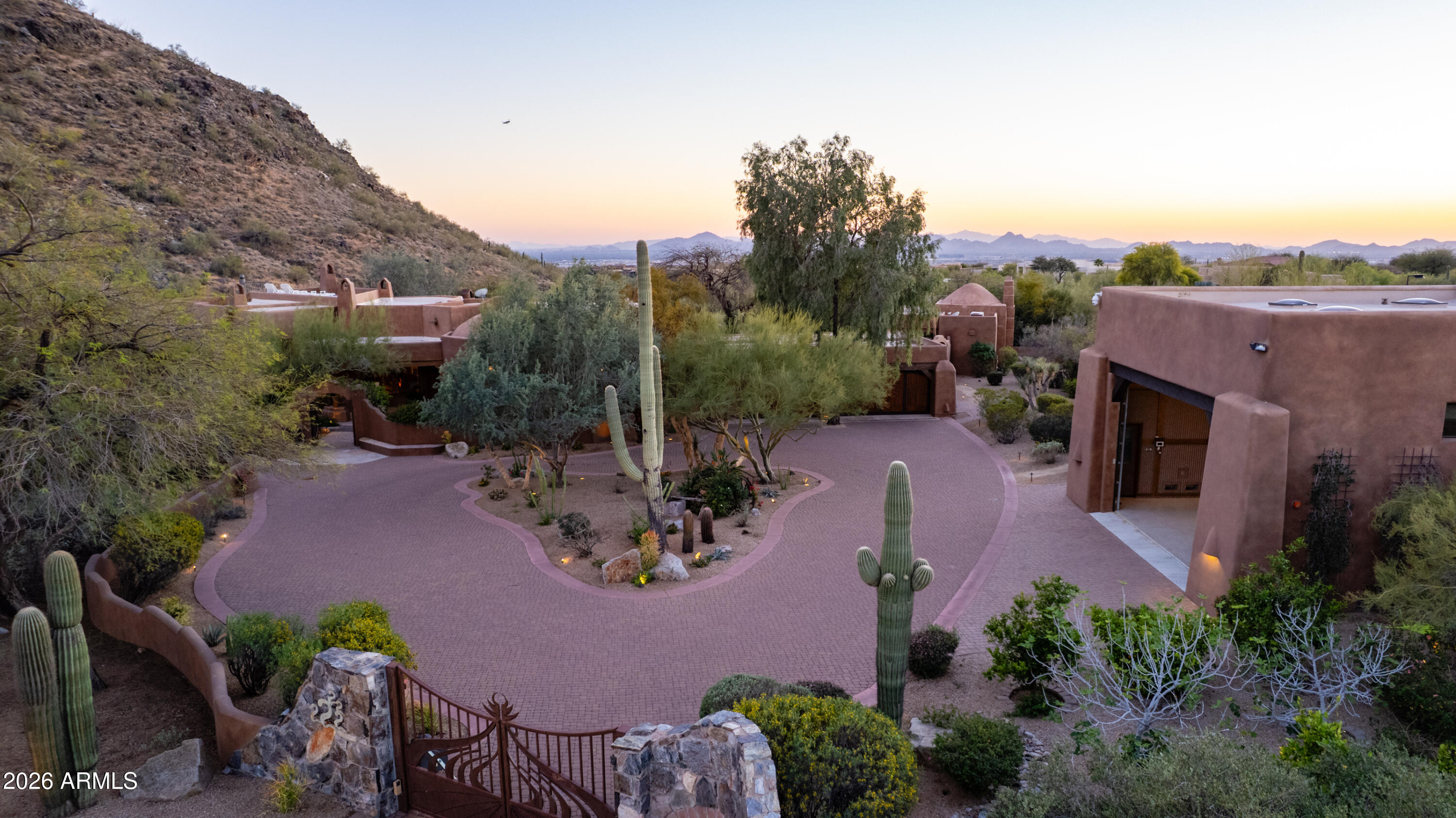 PINNACLE PEAK HEIGHTS - Residential