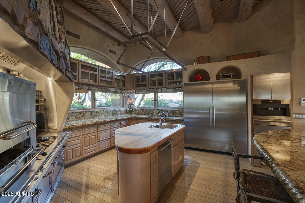 PINNACLE PEAK HEIGHTS - Residential