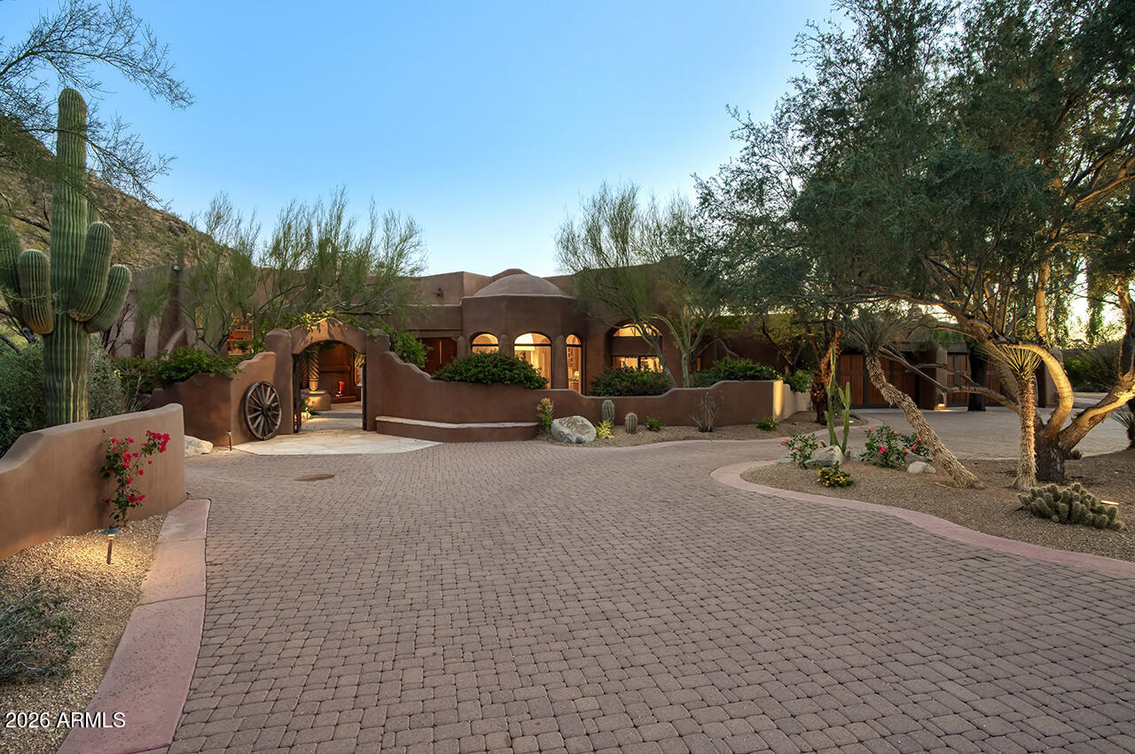 PINNACLE PEAK HEIGHTS - Residential