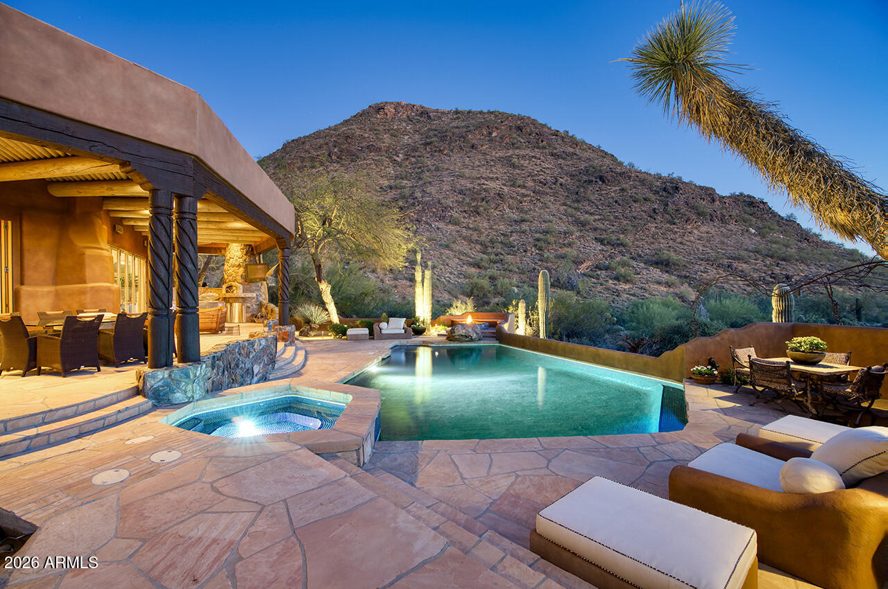 PINNACLE PEAK HEIGHTS - Residential