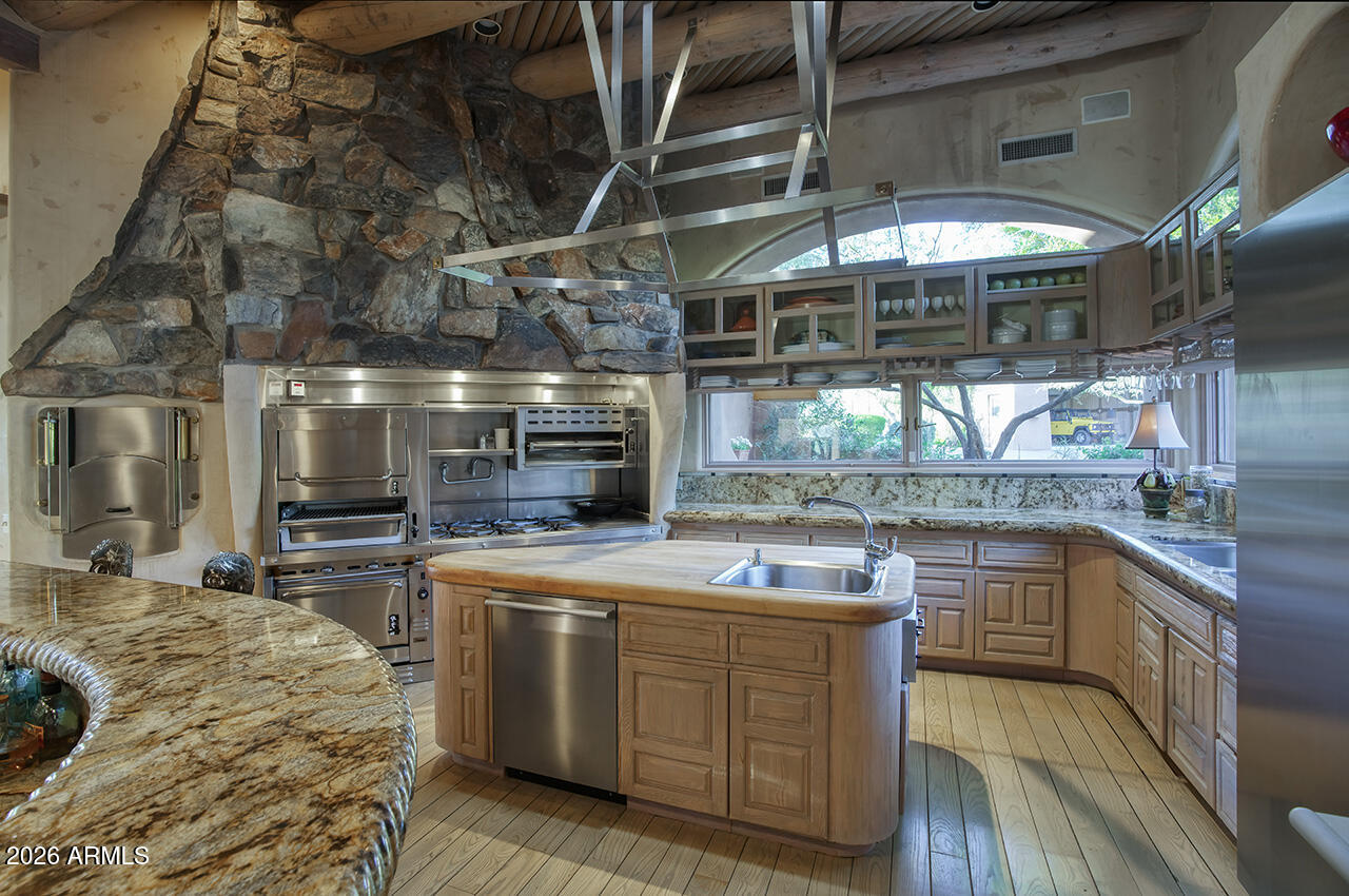PINNACLE PEAK HEIGHTS - Residential
