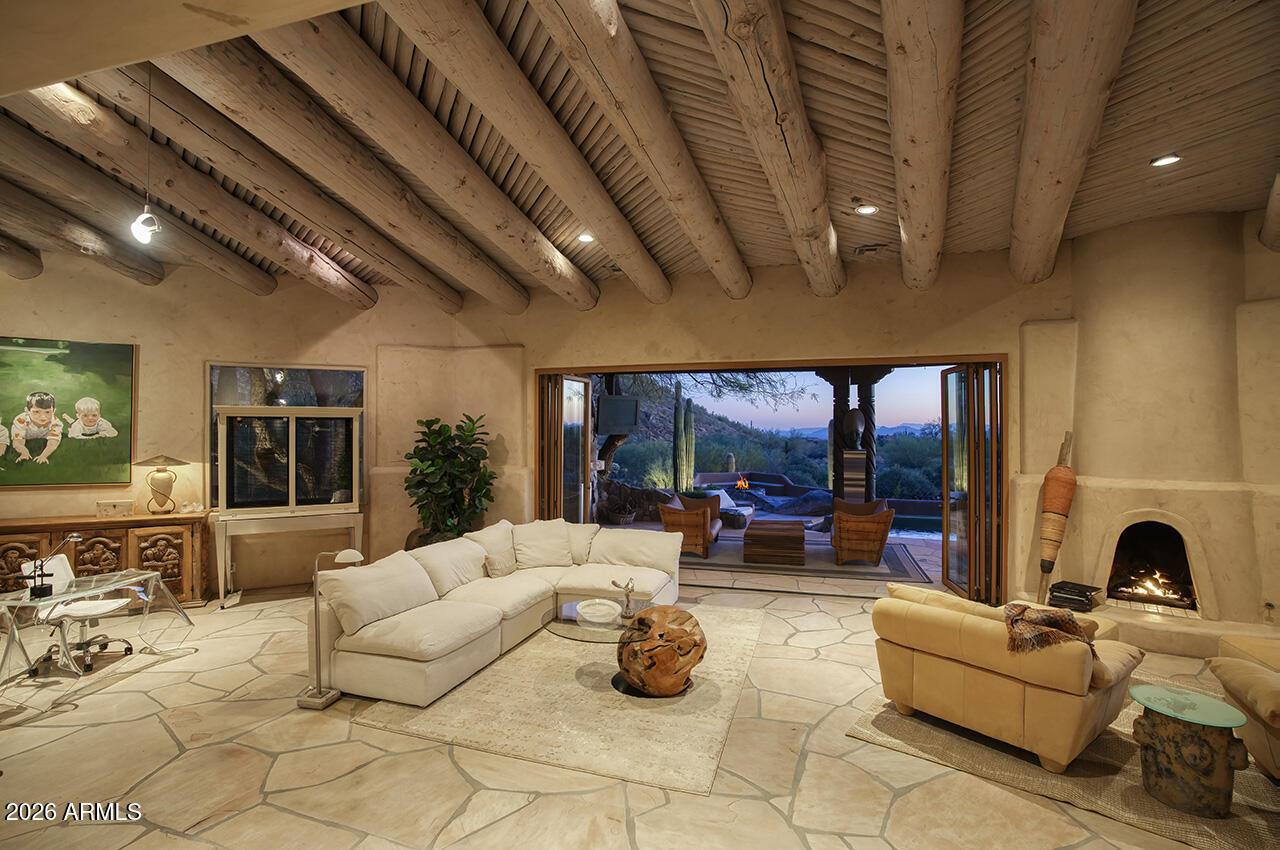 PINNACLE PEAK HEIGHTS - Residential