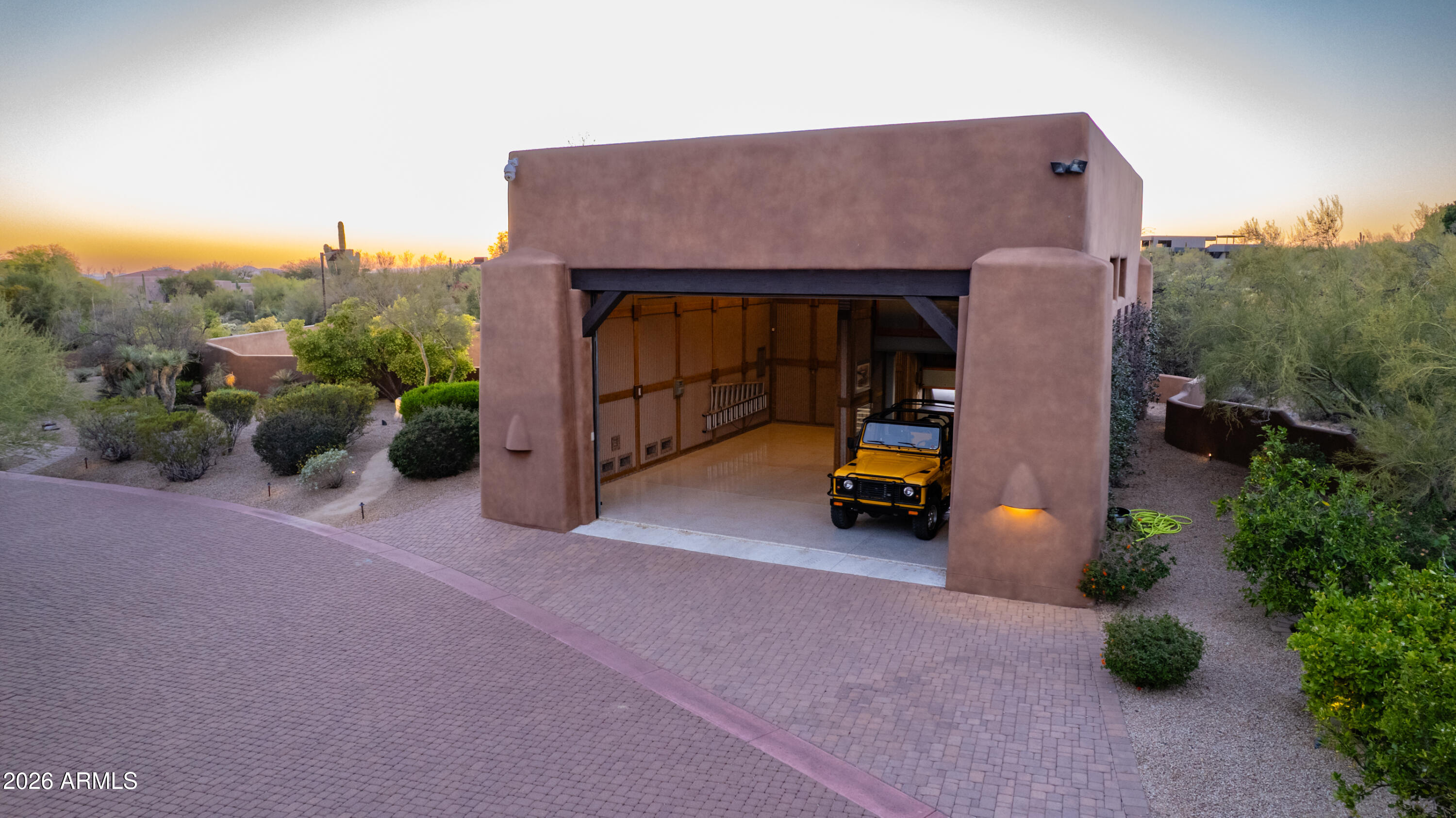 PINNACLE PEAK HEIGHTS - Residential