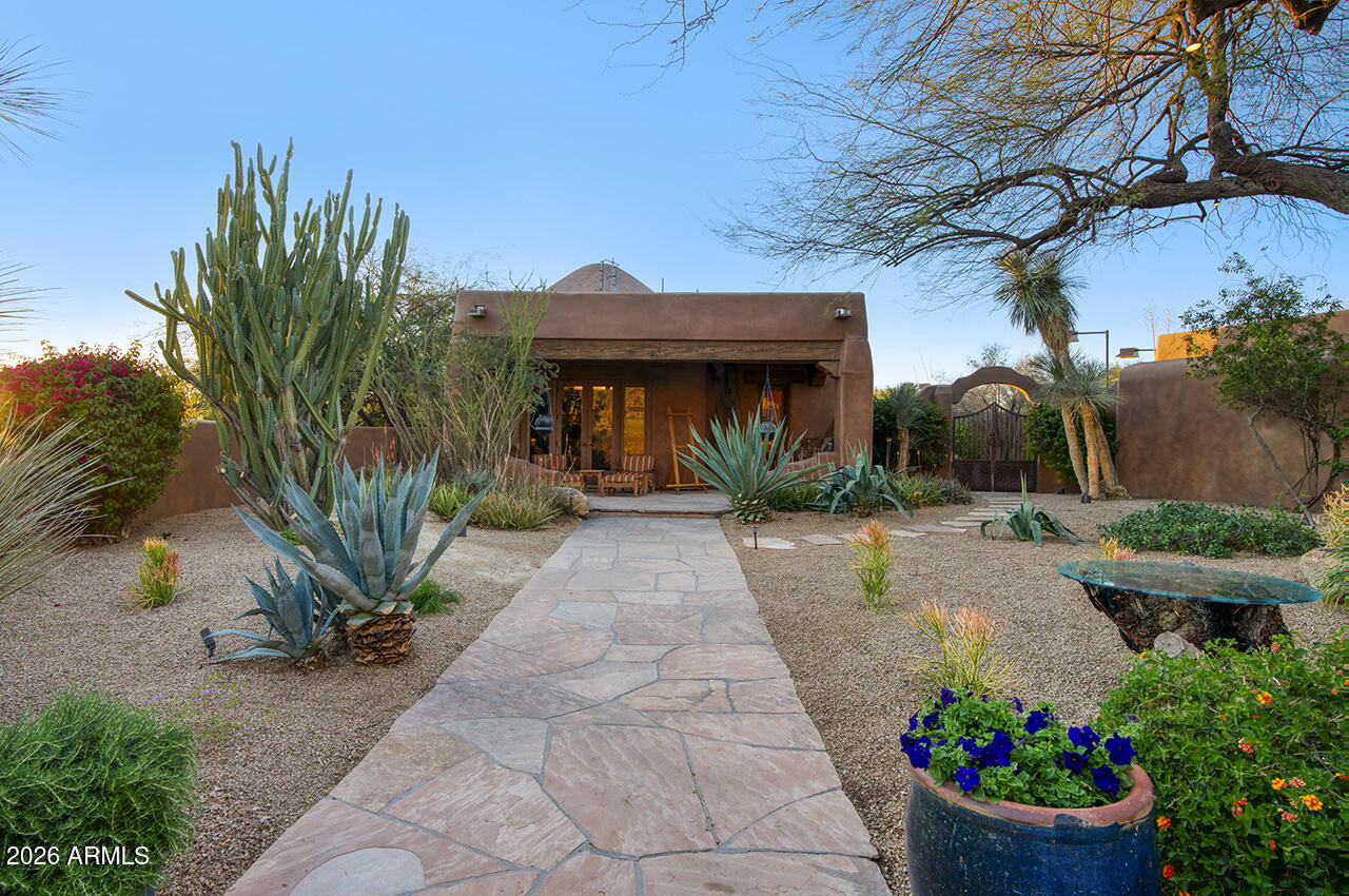 PINNACLE PEAK HEIGHTS - Residential