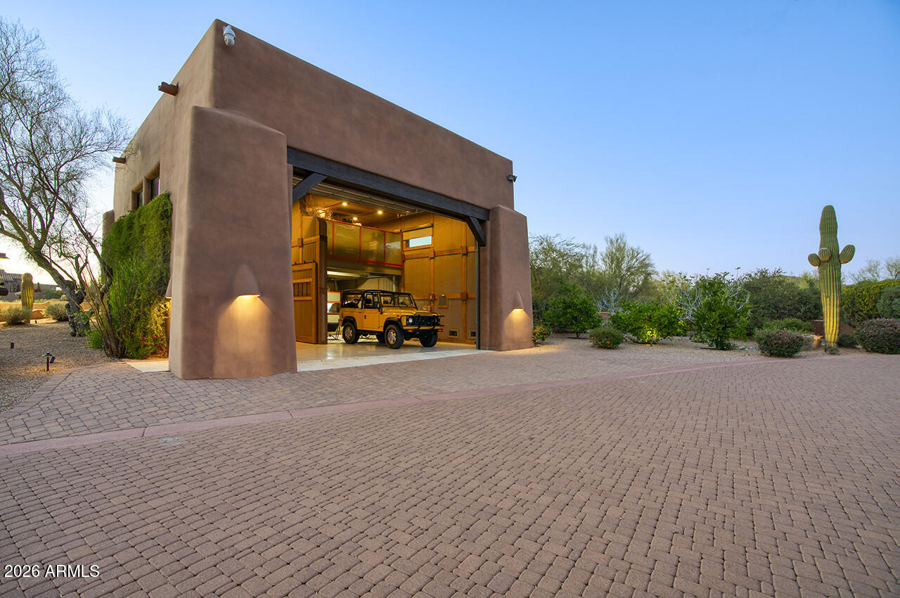 PINNACLE PEAK HEIGHTS - Residential