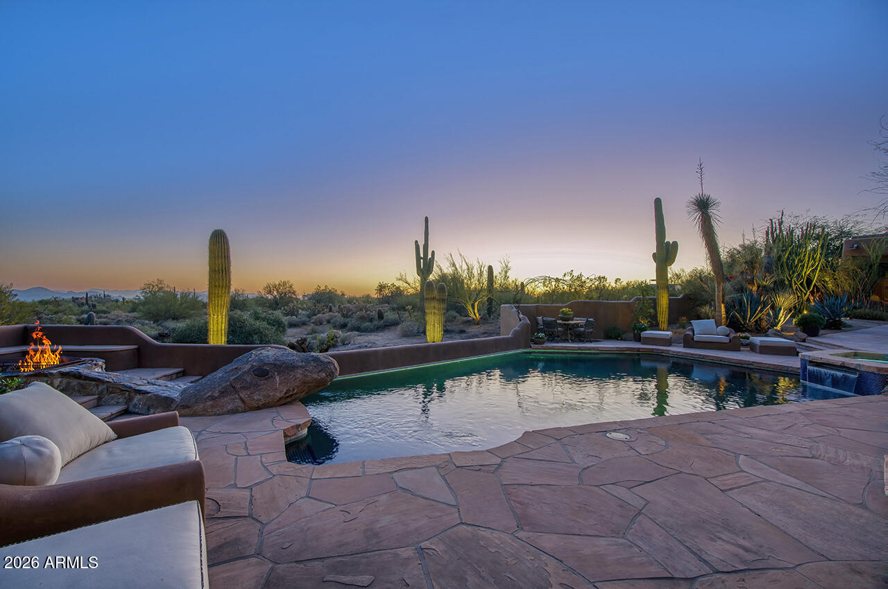 PINNACLE PEAK HEIGHTS - Residential