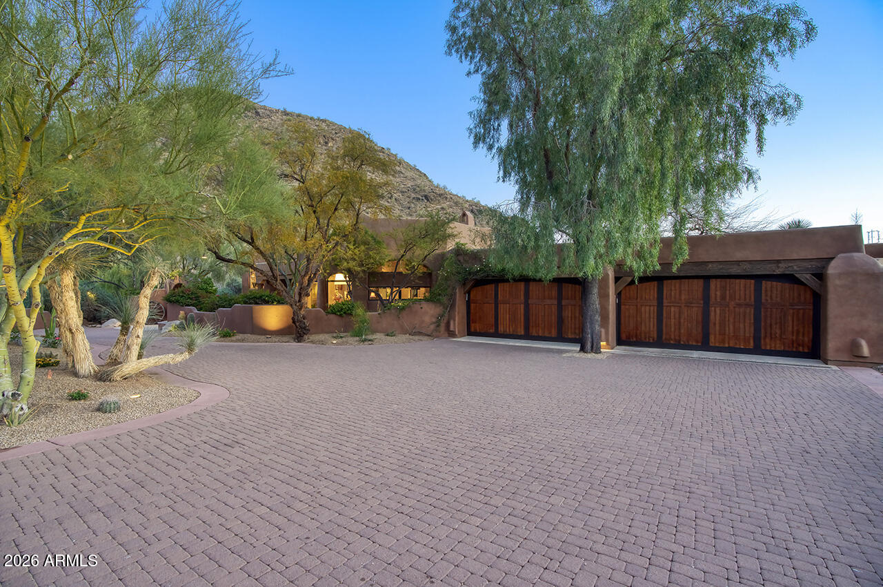 PINNACLE PEAK HEIGHTS - Residential