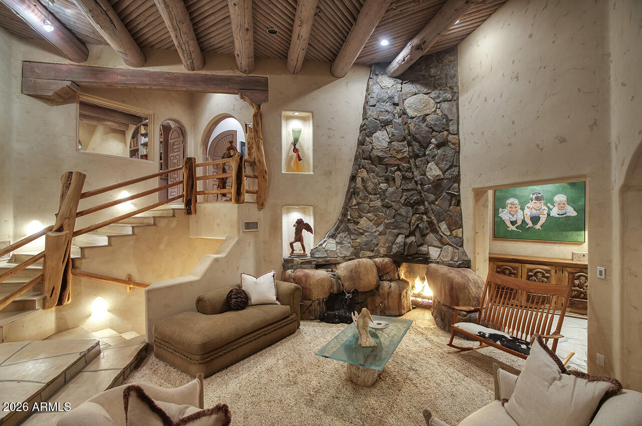PINNACLE PEAK HEIGHTS - Residential