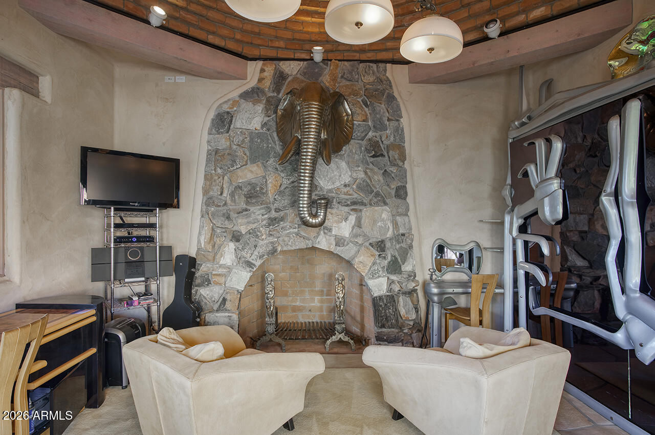 PINNACLE PEAK HEIGHTS - Residential