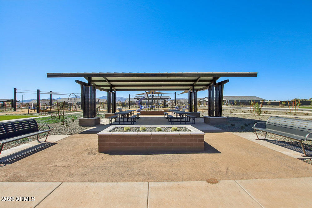 STONEBRIDGE MANOR - Residential