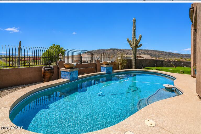 Custom Home In North Phoenix - Residential
