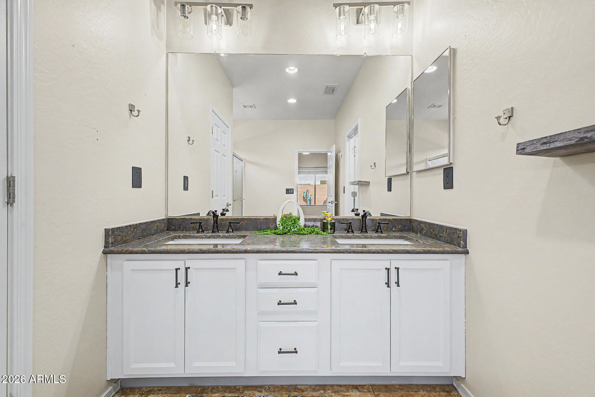 FESTIVAL FOOTHILLS - Residential