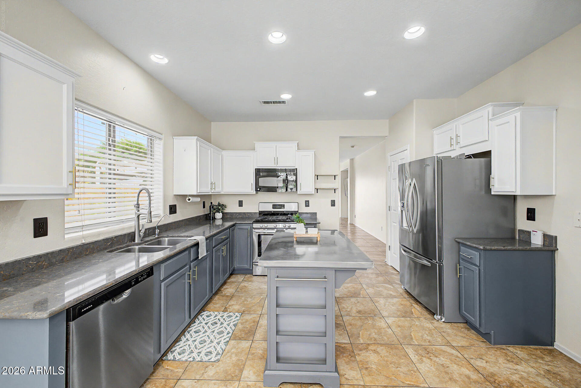 FESTIVAL FOOTHILLS - Residential