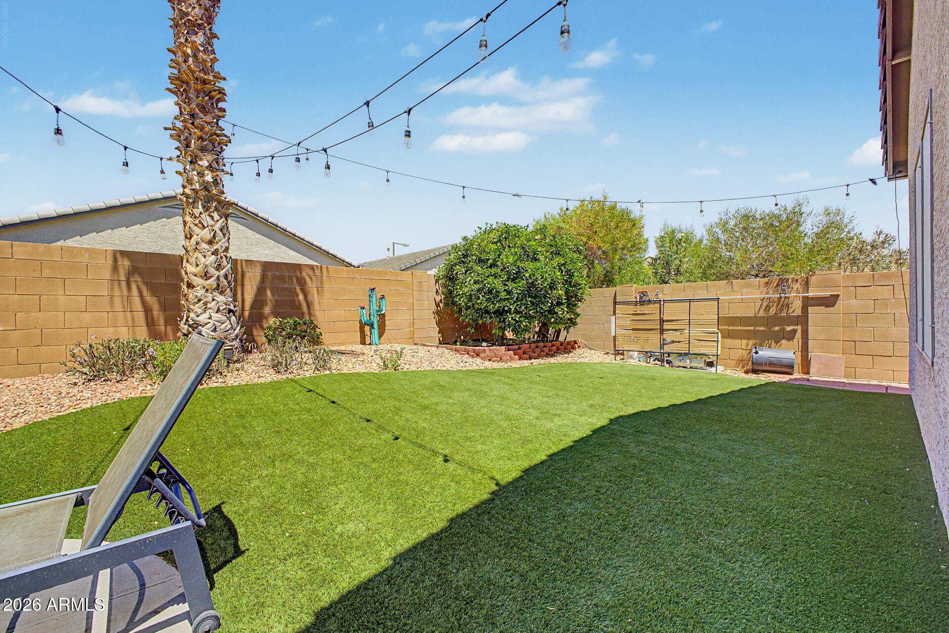 FESTIVAL FOOTHILLS - Residential