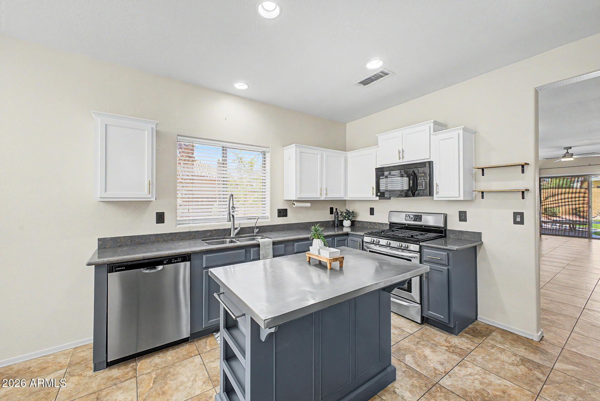 FESTIVAL FOOTHILLS - Residential
